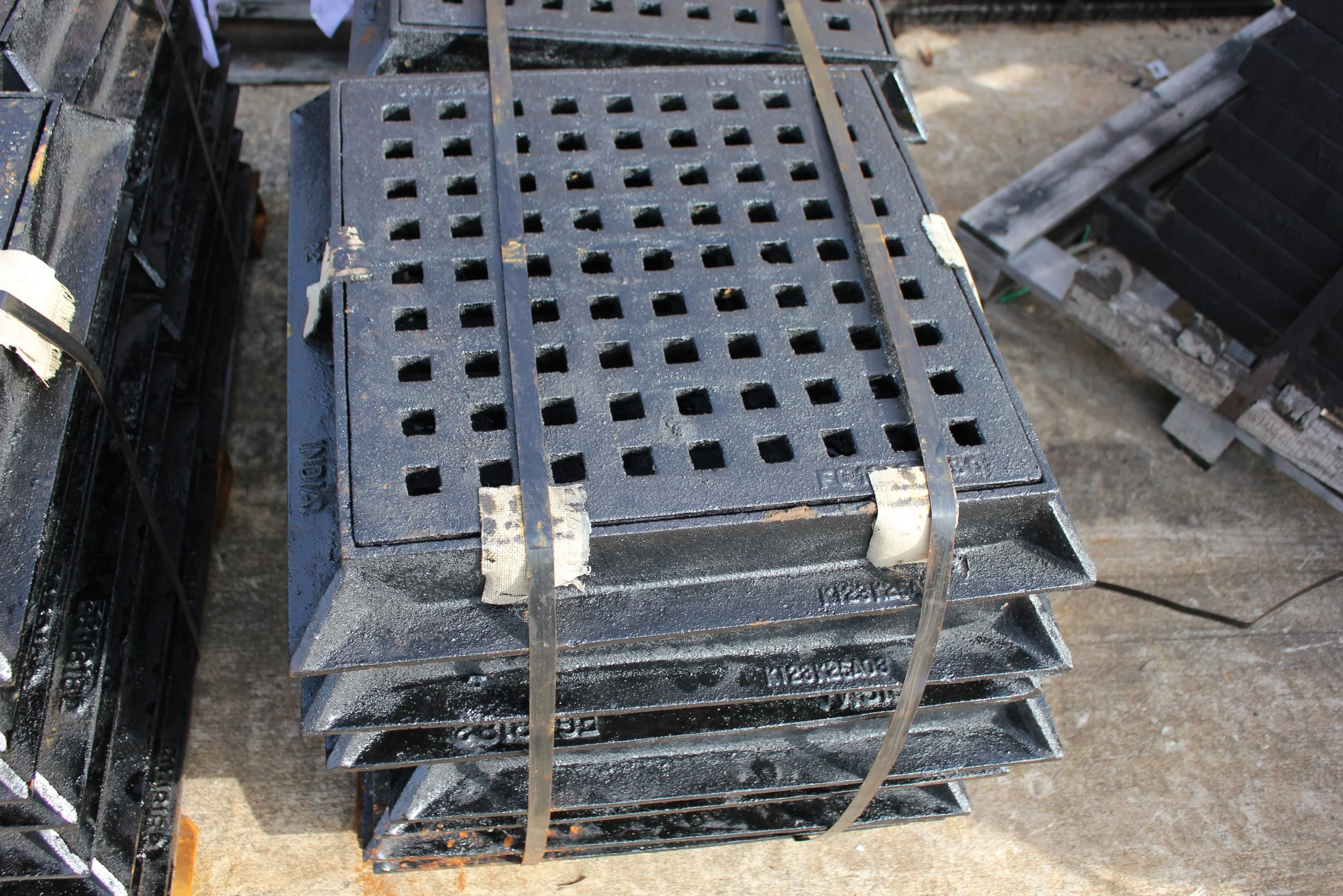 Frames:Grates Gallery 2.JPG