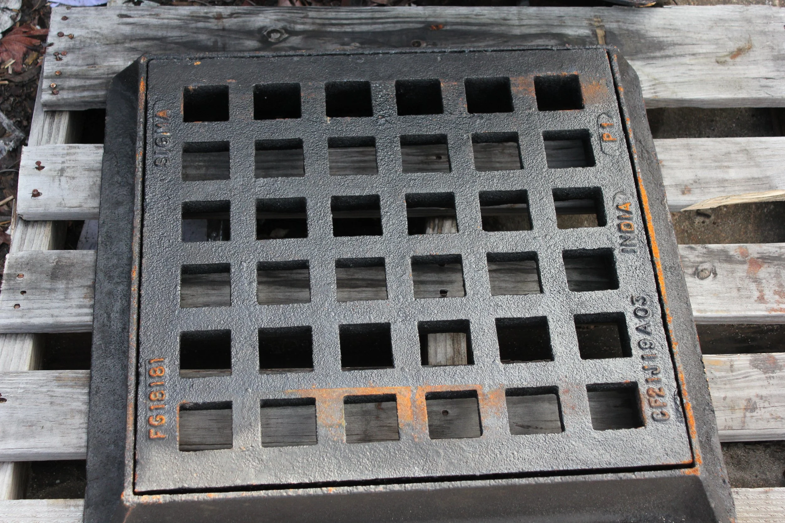 18X18 FRAME & GRATE.JPG