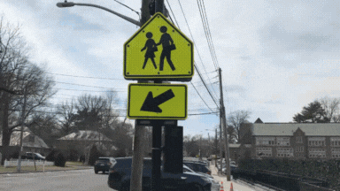 a gif showing the rrfb installed in tarrytown illustrating how it works