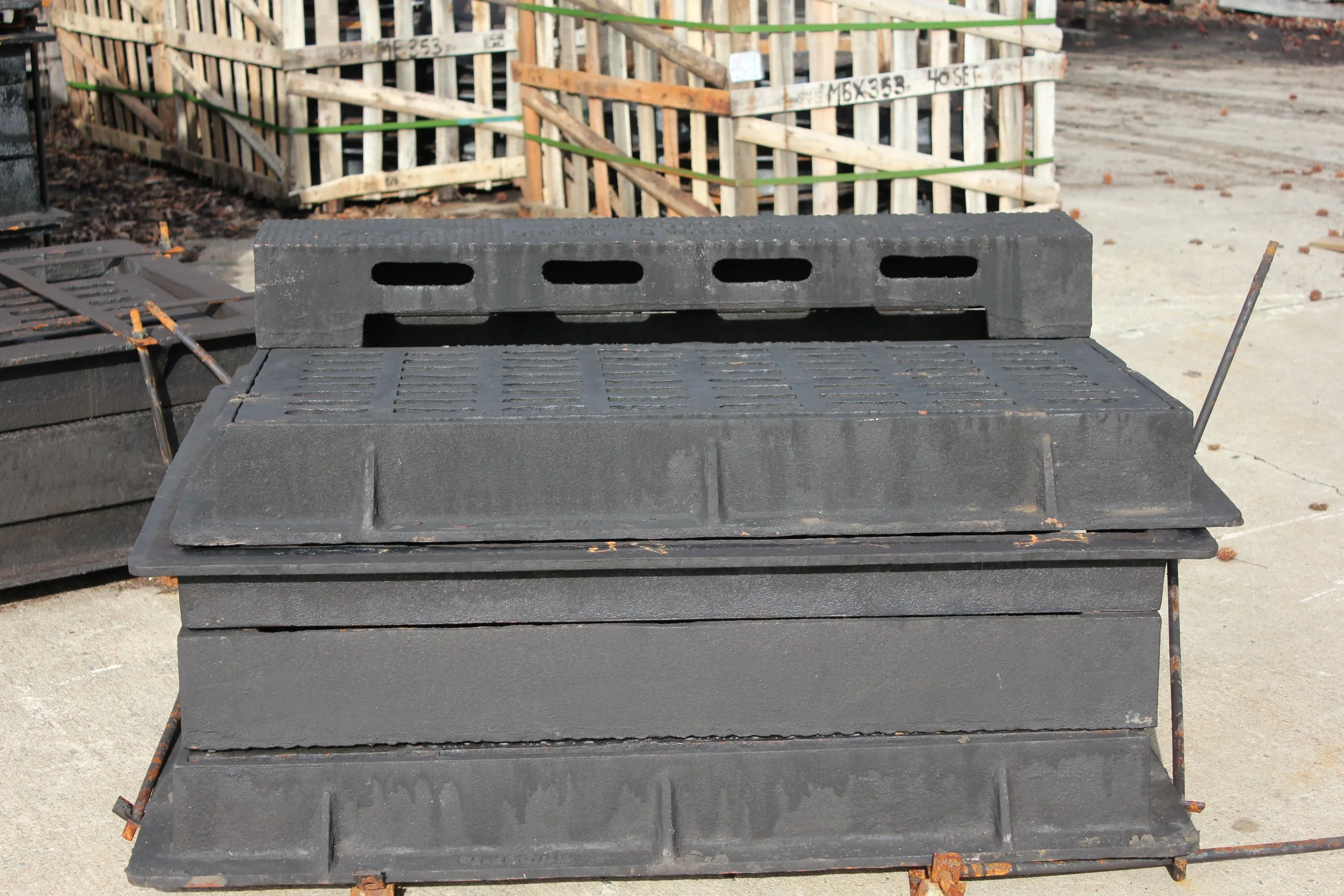 Frames:Grates Gallery 3.JPG